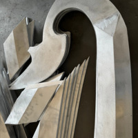 Panneau de bardage de plafond en aluminium thermolaqué moderne, ignifuge et étanche, pour la décoration intérieure et extérieure des bâtiments et des auvents