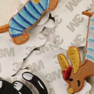 Grande collection de patchs autocollants mignons en forme de chien saucisse et de chat pour la décoration de chapeaux et de vêtements - Product Image 4