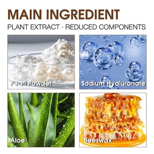 Crème hydratante et éclaircissante pour le visage et le corps - Peau éclatante et lumineuse avec de la vitamine C, de la niacinamide et de l'arbutine - Product Image 3