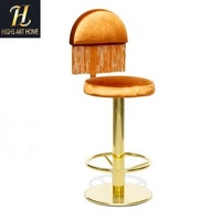 Tabouret de bar de luxe en velours doré avec dossier à franges pour îlot de cuisine et restaurant, idéal pour hôtels et villas