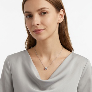 Collar con Colgante de Moissanita Plateada en Forma de Flor de 1-3 Quilates, Estilo Casual, Romántico y Elegante para Mujer - Product Image 3