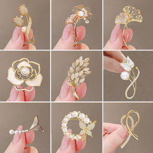 Broche de Mariposa de Aleación con Diamantes de Imitación, Diseño Retro de Moda, Lujoso, Elegante, para Mujer, Accesorios de Ropa, Venta al por Mayor - Product Image 1