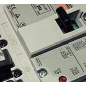 Disjoncteur à boîtier moulé Fuji BW32AAG 3P 3A 20A 30A Thermique Magnétique 400V 3kA Fabriqué au Japon - Product Image 1