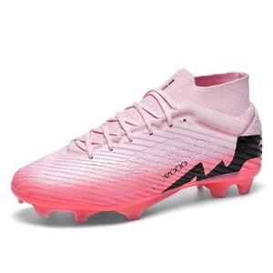 Chaussures de football montantes respirantes en cuir métallisé or et noir à <span class=keywords><strong>lacets</strong></span> pour hommes, idéales pour le terrain intérieur (TF) et le terrain à crampons (FG), collection printemps-été-<span class=keywords><strong>hiver</strong></span>. - Product Image 4