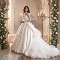Robe de mariée de haute qualité en satin, col montant, dentelle perlée, manches longues, style robe de bal, avec corset et traîne chapelle, dos lacé