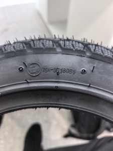 Nouveaux pneus de moto <span class=keywords><strong>semi</strong></span>-slicks CM-NK01 de 17 <span class=keywords><strong>pouces</strong></span> 100/80-17 110/70-17 110/80-17 130/70-17 140/70-17 150/60-17 sans chambre à air - Product Image 6