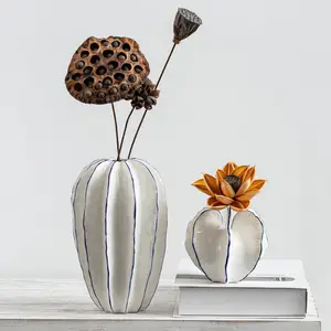 创意白色杨桃陶瓷花瓶北欧陶器装饰花卉花瓶餐桌装饰