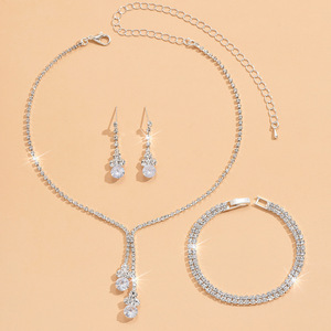 Conjunto de Joyería de Tres Piezas para Novia, Elegante, Plateado, de Aleación de Zinc, con Diseño Geométrico Romántico y Cristales de Imitación, Venta al Por Mayor - Product Image 2