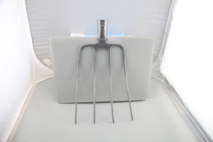 Tête de fourche de motoculteur robuste <span class=keywords><strong>à</strong></span> <span class=keywords><strong>4</strong></span> <span class=keywords><strong>dents</strong></span>, en acier estampé monobloc avec peinture argentée, pour travaux agricoles - Product Image 6