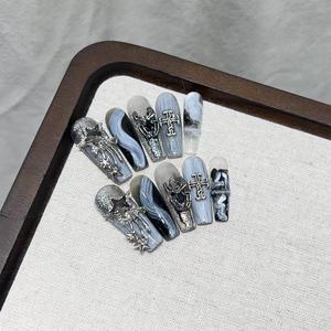 Alas de Luna Rosadas de Fantasía, Plateadas con Pequeños Diamantes, Perla Blanca Ojo de Gato, Uñas Postizas Hechas a Mano - Product Image 3