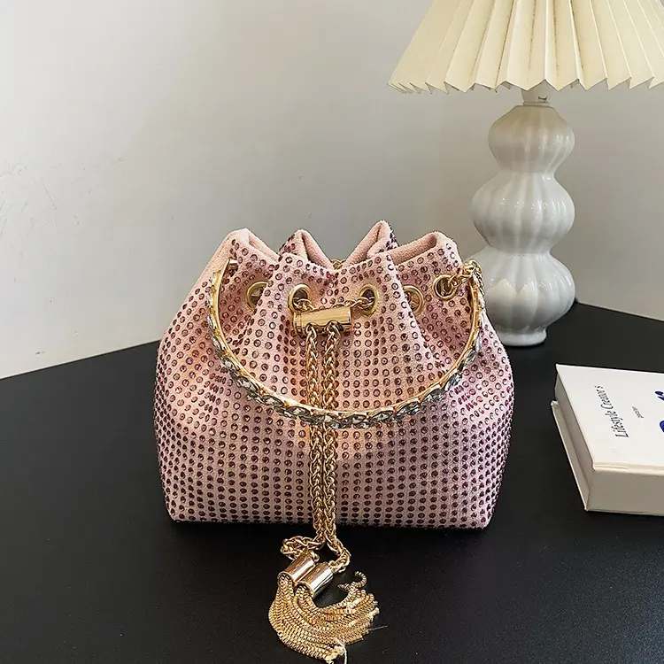 Pochette da sera con strass di design a catena di moda borse piccole con diamanti di lusso borsa carina borse a mano da donna per donna