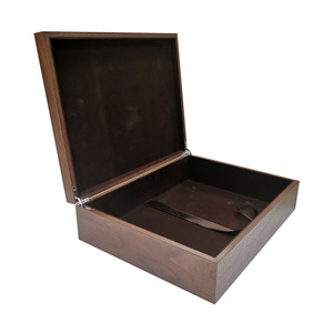 Caja de regalo de madera maciza cuadrada de 10 mm de grosor, hecha a mano, con tapa abatible para empaque de regalos y manualidades. - Product Image 3