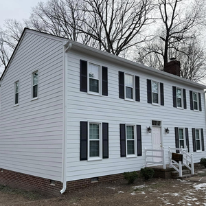 Panneau de revêtement en vinyle PVC au design moderne Fourniture directe d'usine Panneau mural extérieur en plastique à clins pour décoration murale extérieure - Product Image 1