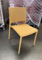 Chaise empilable en polypropylène légère, colorée, imperméable, résistante aux intempéries, pour patio extérieur, jardin, salle à manger