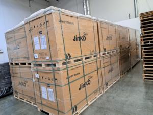 Jinko Panel surya Supplier 445W 450W 590W 600W wajah kaca tunggal USA <span class=keywords><strong>CA</strong></span> LA persediaan pemasok untuk pembangkit listrik - Product Image 4