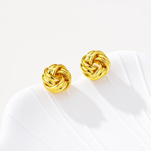 Boucles d'oreilles tendance, boucles d'oreilles de luxe léger, bijoux qui ne se décolorent pas - Product Image 1