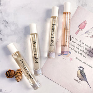 Perfume de Feromonas Personalizado para Hombre, Roll-On Vegano de Vainilla de 10 ml, Aromas de Diseñador de Lujo, Mini Perfume Árabe Personalizado en Roll-On - Product Image 3