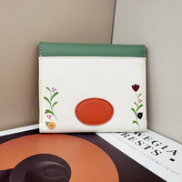 Dompet Multi kartu motif kartun kustom populer Clutch Multi guna khusus untuk remaja dan wanita