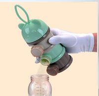 Lait en poudre portable à quatre couches pour bébé Compartiment à lait en poudre indépendant pour le stockage des aliments pour enfants