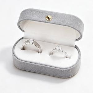 Boîte de présentation de bague rectangulaire personnalisée en velours moderne avec fermoir doré, coutures fines, plusieurs couleurs, pour cadeaux et bijoux de vente au détail - Product Image 1