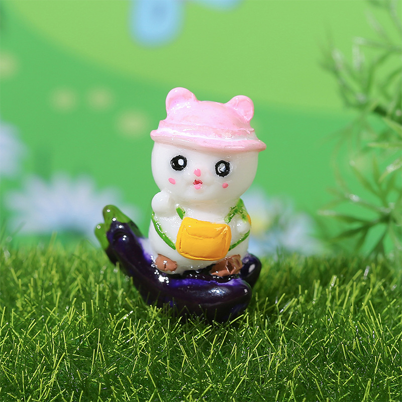 Souris mignonne d'aubergine