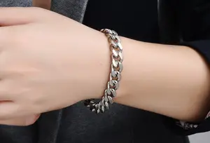Bijoux de mode gravable en acier inoxydable <span class=keywords><strong>argent</strong></span> gros bracelet <span class=keywords><strong>gourmette</strong></span> cubain pour hommes - Product Image 4