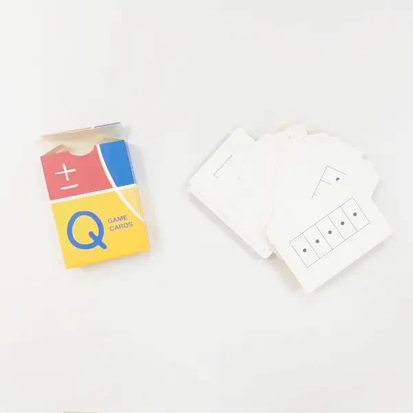 عينة مجانية تصميم مخصص صندوق مطبوع من البلاستيك Pvc للماء ورق لعب البوكر فارغة التسامي