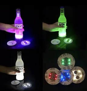 Les fêtes s'allument sous-verre d'autocollant de lumière LED RVB personnalisé, sous-verre clignotant de bouteille LED
