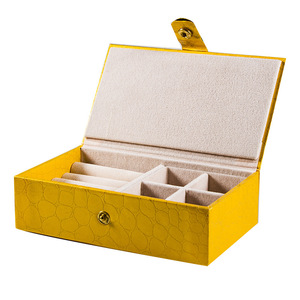 Boîte d'emballage et <span class=keywords><strong>de</strong></span> rangement pour bijoux en cuir jaune <span class=keywords><strong>de</strong></span> Guangzhou, pour bracelets et colliers, avec logo personnalisé, directement <span class=keywords><strong>de</strong></span> l'usine - Product Image 4
