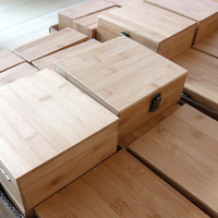 Boîte en bois personnalisée faite à la main ZYX, boîte de rangement en bambou avec plateau roulant, 7*7,5*3 pouces, finition vernie