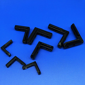 Connecteur d'angle en zinc noir pour profilés aluminium 2020 3030 4040, raccords cachés en forme de L - Product Image 1