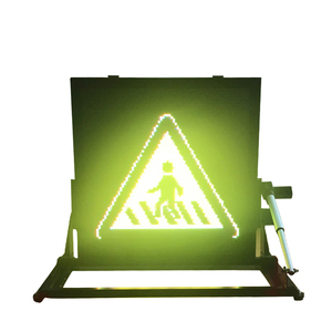 Panneau de signalisation routière flexible à LED monté sur camion, étanche IP58, à commande sans fil, avec visibilité de 800 m, DC12V - Product Image 4