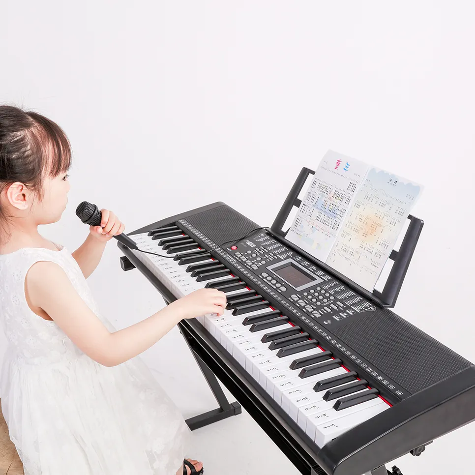 नई वयस्कों संगीत साधन सिंथेसाइज़र इलेक्ट्रॉनिक पियानो कुंजीपटल 61 चाबियाँ पेशेवर बिक्री के लिए