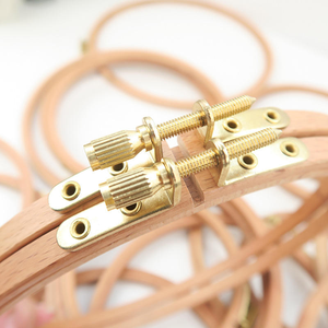 Outils de broderie à la main en bois de hêtre Cadres de broderie de style simple Cerceaux au point de croix Accessoire de couture portable élégant - Product Image 5