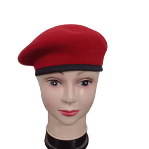 Gorro de boina de lana deportiva Unisex con estampado de rayas cálido y suave para viajes de invierno al aire libre trabajo y reuniones diarias de moda - Product Image 1