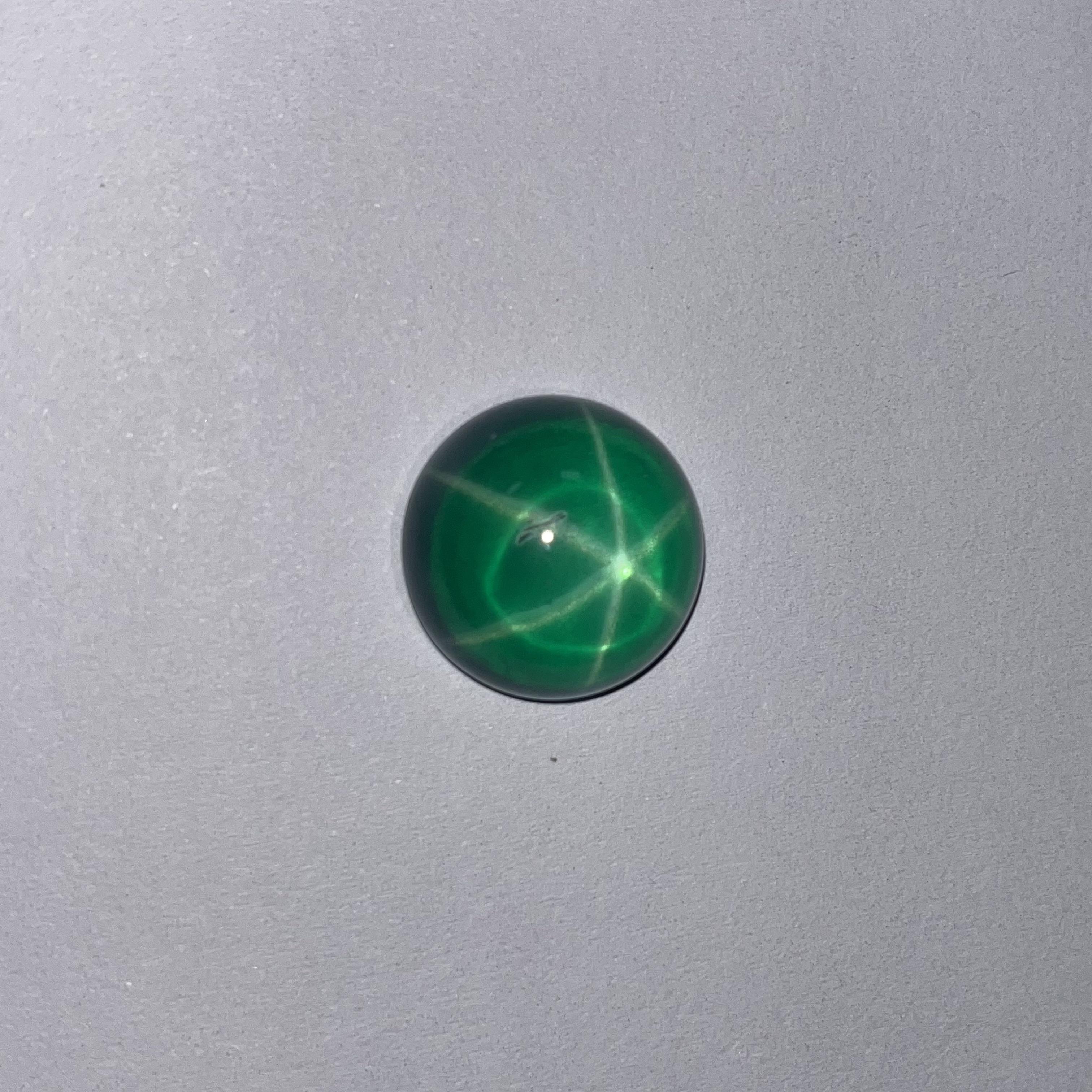 ไพลินดาวสีเขียว