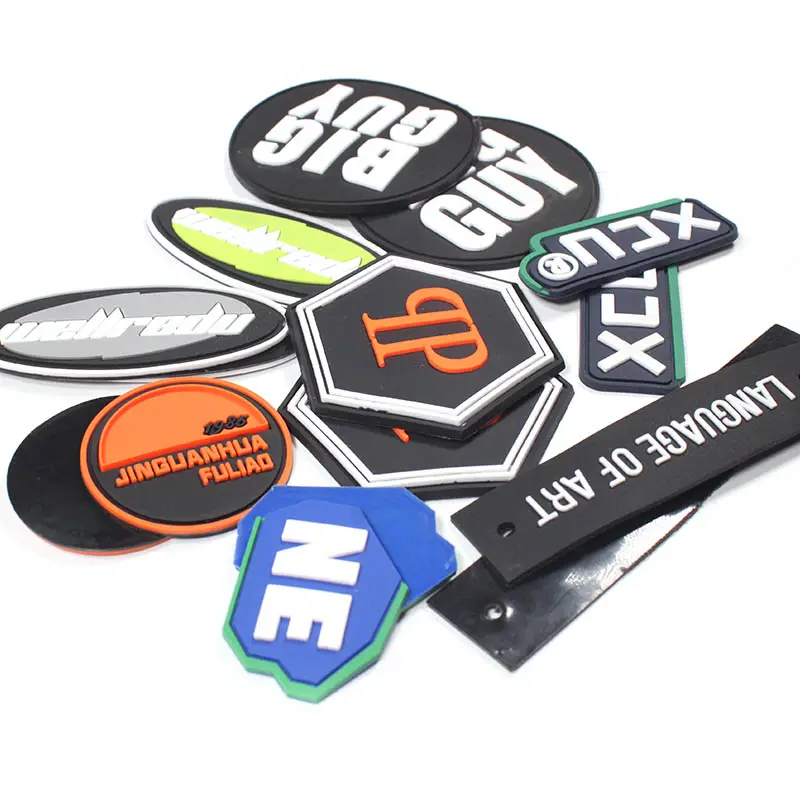 Toppe in gomma con badge in silicone personalizzato in pvc etichette in plastica ecologica in pvc per vestiti