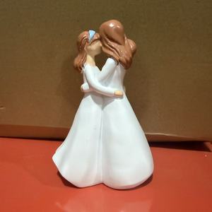 Statue en résine Uionen Mère et Enfant, Décoration de bureau à domicile, Cadeau pour la Fête des Mères, Cadeau d'anniversaire - Product Image 3