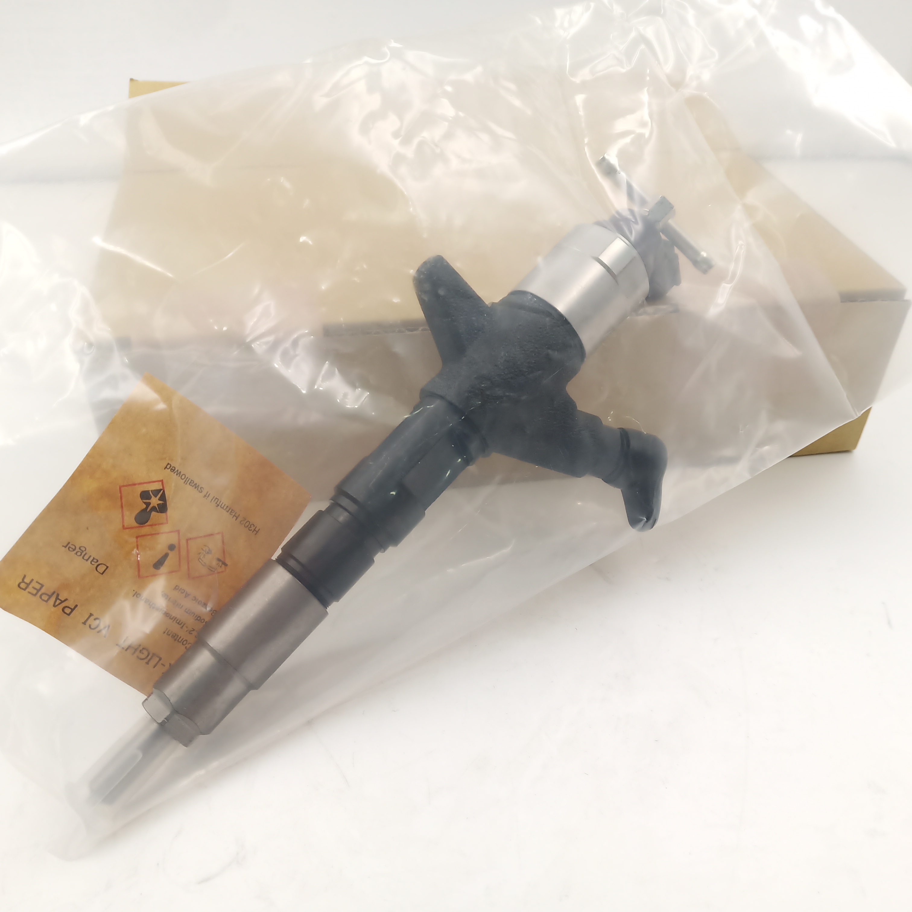High Quality Diesel Fuel Injector 095000-8310 Common Rail Injector 3380CM5701 For HYUNDAIHD78