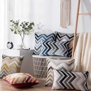 Avrupa lüks tasarımcı modeli şerit yastık kapakları kadife ev dekor için İskandinav Modern kanepe atmak yastık kılıfı