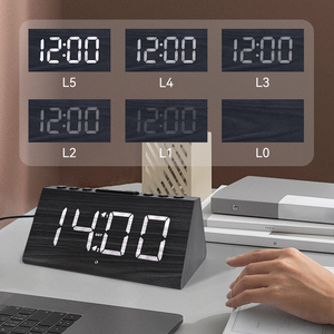 Emaf Home Decor Triangle Digital Snooze Horloge de bureau Horloges de table <span class=keywords><strong>en</strong></span> bois Luminosité réglable Volume Desktop Réveil LED <span class=keywords><strong>en</strong></span> bois - Product Image 3
