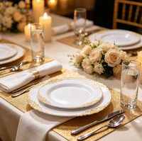 Assiettes en plastique blanches jetables à bord doré gaufré pour fêtes, dîners, mariages, banquets et événements d'anniversaire