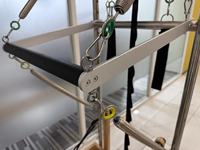 Reformer de Pilates Cadillac en chêne de haute qualité, machine de fitness professionnelle populaire pour le Pilates, équipement d'entraînement de yoga