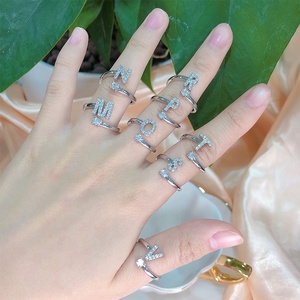 A-Z 26 Lettre Anneaux Pour Femmes Or Couleur Bague Réglable En Argent Plaqué Initiale Anneaux Ouverts - Product Image 4