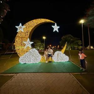 Lámpara LED personalizable IP65 con diseño de luna amarilla de Ramadán para decoración de exteriores, Halloween y Navidad. - Product Image 6