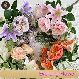 Set di 10 Rose Austin e Gigli Artificiali in Offerta, Bouquet per Matrimoni, Feste, Decorazioni per la Casa e Centrotavola - Product Image 1