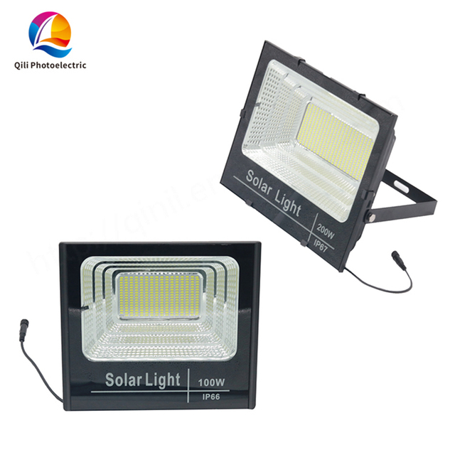 Waterproof LED Solar Flood Light Energy Saving 40W 60W 100W 200W for Outdoor Stadium & Road IP65 Rating