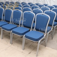 Silla de Banquete Apilable Cromada para Hotel, Diseño Moderno, Tela Azul, Estructura Metálica Plateada, para Hospital y Restaurante, Venta al Por Mayor