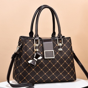 Borse da donna in PU per dropshipping, Nuova Collezione 2025, Stampa Floreale, Grande Capacità, Borsa a Tracolla Monospalla con Blocchi di Colore, di Tendenza - Product Image 3