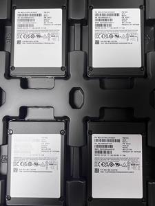 Unidad de estado sólido HORNG SHING usada con SSD PM1653 SAS 1,92 T SATA 6Gbps de 2/2" - Product Image 2